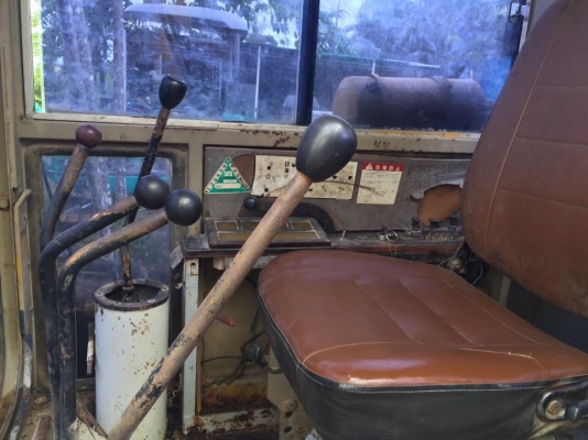 รถขุด PC60-3 มีหัวกระแทก มีบุ้งกี มีเอกสารอินวอยล์