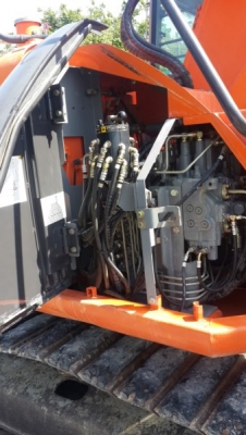 รถแบคโฮเก่าญี่ปุ่น hitachi zx135us สนใจโทรสอบถาม 092-3309229 อี๊ด