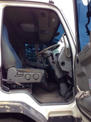 ต้องการขายรถ10 ล้อ mitsubishi fuso ติดเครนยาว 7 เมตร เครน 3 ตัน รถสภาพ90\% เอกสารพร้อมโอน