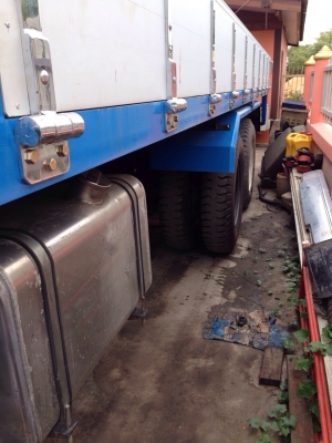 ต้องการขายรถ10 ล้อ mitsubishi fuso ติดเครนยาว 7 เมตร เครน 3 ตัน รถสภาพ90\% เอกสารพร้อมโอน