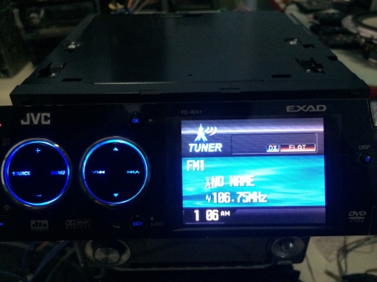 JVD EXAD KD-AVX1 24Bit 5V รุ่นท็อป จอ3.5นิ้ว DVD VCD MP3 CD FMคลื่นไทย หน้าจอไฟฟ้า ปรับระดับได้4ระดับ ปรีเอ้า4ชุด AUX1ชุด Camera in 1ชุด Camera out 1ชุด Digital out 1ช่อง เครื่องศูนย์ไทย สภาพสวยมือ2 พร้อมรีโมท