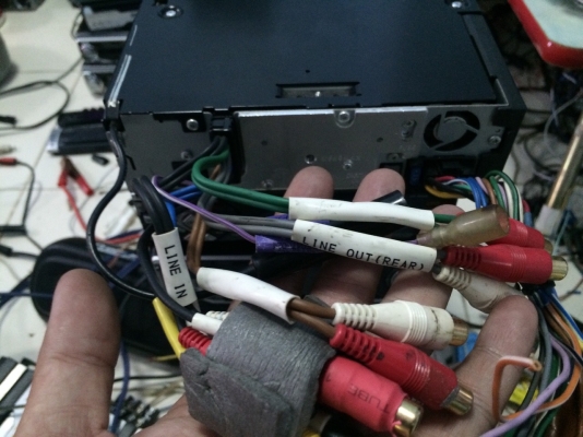 JVD EXAD KD-AVX1 24Bit 5V รุ่นท็อป จอ3.5นิ้ว DVD VCD MP3 CD FMคลื่นไทย หน้าจอไฟฟ้า ปรับระดับได้4ระดับ ปรีเอ้า4ชุด AUX1ชุด Camera in 1ชุด Camera out 1ชุด Digital out 1ช่อง เครื่องศูนย์ไทย สภาพสวยมือ2 พร้อมรีโมท