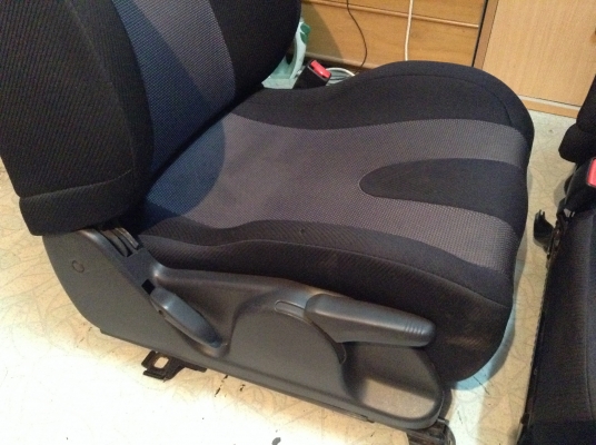 เบาะ ซูบารุ Gda รุ่นพิเศษ สภาพเหมือนใหม่ 1 คู่ เบาะ ซูบารุ Gda รุ่นพิเศษ สภาพเหมือนใหม่ 1 คู่