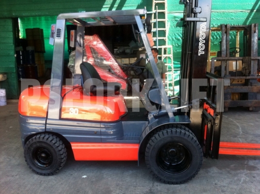 ขายฟอร์คลิฟท์ โตโยต้า 6FD30 เสาสูง 4 ม. จากประเทศญี่ปุ่น ขายฟอร์คลิฟท์ โตโยต้า 6FD30 เสาสูง 4 ม. จากประเทศญี่ปุ่น