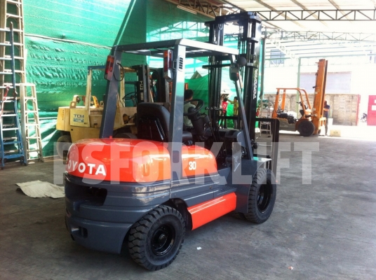 ขายฟอร์คลิฟท์ โตโยต้า 6FD30 เสาสูง 4 ม. จากประเทศญี่ปุ่น