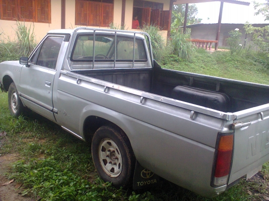 รถดัสสันช้างเหยียบ