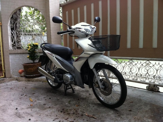 ขออนุญาติขาย HONDA WAVE 110-i สีขาวมุก สตาร์ทมือและเท้า ฟรีค่าโอน