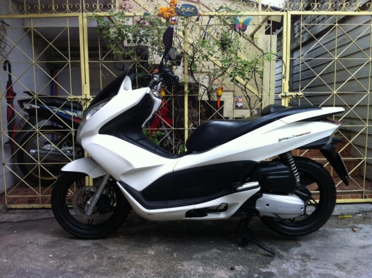 ขออนุญาติขาย HONDA PCX NEW 125-i สีขาวมุก ฟรีค่าโอนให้ครบ ขออนุญาติขาย HONDA PCX NEW 125-i สีขาวมุก ฟรีค่าโอนให้ครบ