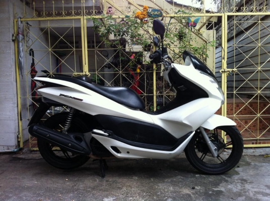 ขออนุญาติขาย HONDA PCX NEW 125-i สีขาวมุก ฟรีค่าโอนให้ครบ ขออนุญาติขาย HONDA PCX NEW 125-i สีขาวมุก ฟรีค่าโอนให้ครบ