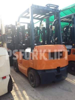 ขายฟอร์คลิฟท์ โตโยต้า 7FD15 เสาสูง 3 ม. จากประเทศญี่ปุ่น