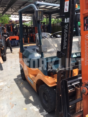 ขายฟอร์คลิฟท์ โตโยต้า 7FD18 เสาสูง 3 ม. จากประเทศญี่ปุ่น