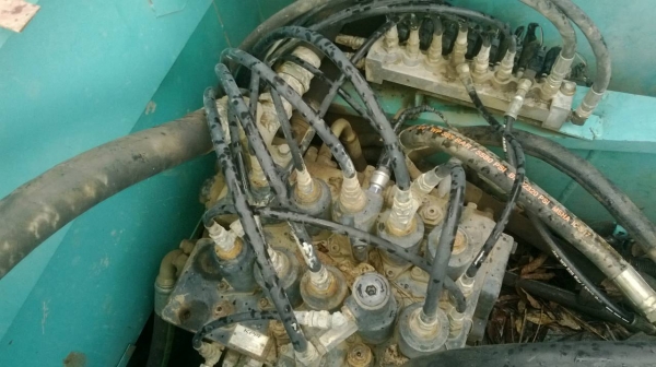 KOBELCO SK 200-8 YN11