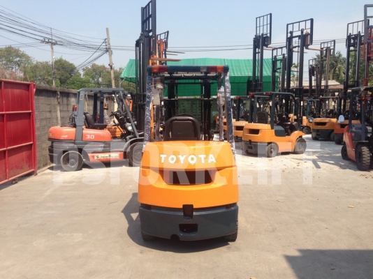 ขายฟอร์คลิฟท์ โตโยต้า 7FD25 เสาสูง 3 ม. จากประเทศญี่ปุ่น