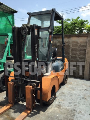 ขายฟอร์คลิฟท์ โตโยต้า 7FD35 เสาสูง 3 ม. จากประเทศญี่ปุ่น