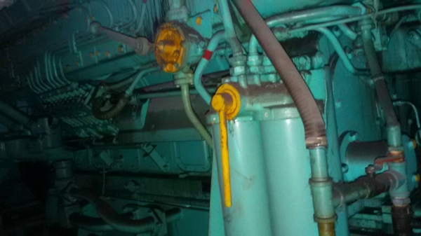 ขายเครื่องปั่นไฟ SACM AGO เครื่อง V 16 สูบ 1200 แรงม้า ไดของ UNELEC 1750 kva ขายรวม 2 เครื่อง ราคา 4000000