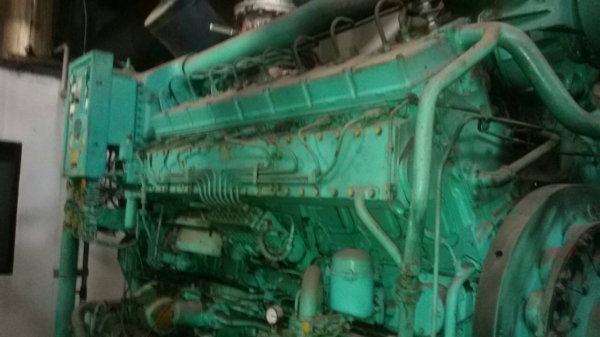 ขายเครื่องปั่นไฟ SACM AGO เครื่อง V 16 สูบ 1200 แรงม้า ไดของ UNELEC 1750 kva ขายรวม 2 เครื่อง ราคา 4000000