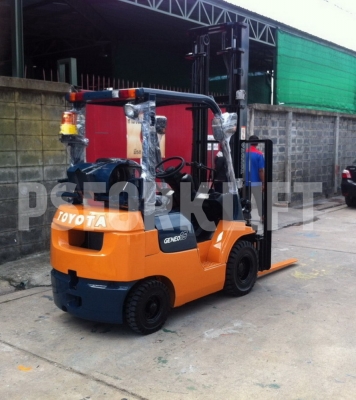 ขายฟอร์คลิฟท์ โตโยต้า 7FG15 เสาสูง 4.5 ม. จากประเทศญี่ปุ่น
