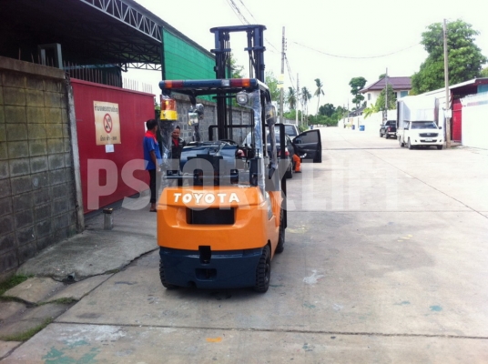 ขายฟอร์คลิฟท์ โตโยต้า 7FG15 เสาสูง 4.5 ม. จากประเทศญี่ปุ่น
