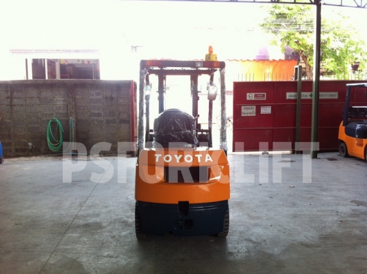 ขายฟอร์คลิฟท์ โตโยต้า 7FG15 เสาสูง 3 ม. จากประเทศญี่ปุ่น