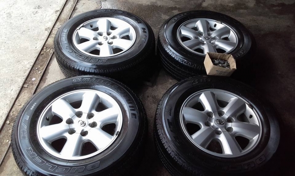 ขายล้อเดิม วีโก้พีลันเนอร์ ขอบ 17"พร้อมยาง  5900