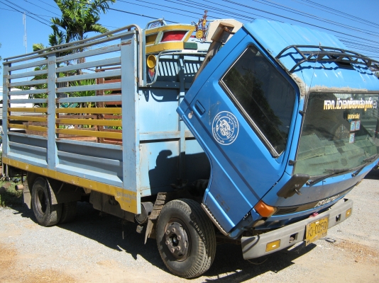 ขายรถ6ล้ออืซูซุ npr 115   พร้อมใช้งาน ใส่กระบอกดั้มทำดั้มเกษตรได้เลย