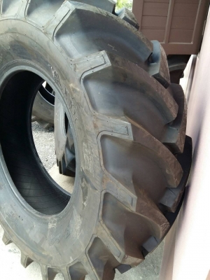 ยางรถไถคูโบต้าM95แรงเส้นละ14500และฟอร์ดยางหน้ายางหลังใหม่มีบริการส่งทุกจังหวัดครับ