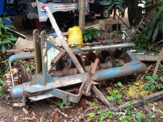 ขายด่วนครับ แมสซี่เฟอร์กูสัน 185 แรง พร้อมใบดันหน้ากับผาพรวน ของ CMT