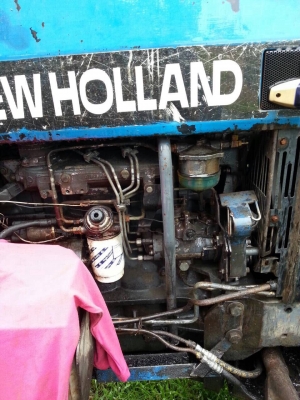 ขายรถไถเพลาเดียว FORD NEWHOLLAND เครื่อง90แรงม้า เล่มทะเบียน สนใจโทร 081-970-1072