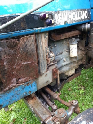 ขายรถไถเพลาเดียว FORD NEWHOLLAND เครื่อง90แรงม้า เล่มทะเบียน สนใจโทร 081-970-1072