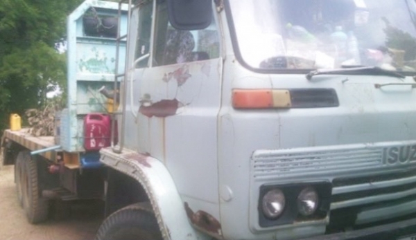 ISUZU JCM 240 HP 6SD1 สิบล้อ 2 เพลา เทรลเลอร์ท้ายลาดขึ้นรถแบ็คโฮร PC 200 ได้สบายเลยครับ เครื่องยนต์ 240 แรงวางใหม่แจ้งลงเล่มครบพร้อมอินเตอร์ 4 SPEED ช่วงล่าง 2 เพลาของ JUMBO 200 สภาพดีสุดๆพร้อมใช้งาน ภายในเก๋งคอนโซลสวยครบ พวงมาลัยเพาเวอร์ เบรคลม ช่วงล่างใ