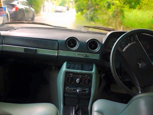 ขายโครตถูก!!! Benz w123 พร้อมทะเบียนแท้ขาดปี 51