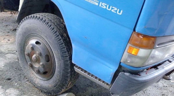 ISUZU NKR EURO 130 HP 4HG1 ปี 46 หกล้อดั๊มพ์ กระบะดั๊มพ์เหล็ก 4 ตันความยาว 3.60 เมตรสภาพดีพร้อมบรรทุกพร้อมใช้งานได้เลย เครื่องยนต์แรงดีแห้งดีไม่มีแตกเยิ้ม ภายในเก๋งคอนโซบสวยครบ พวงมาลัยเพาเวอร์ ช่วงล่างแน่นคัชซีสวยไม่มีแตกบวม คานหน้ากับเฟืองท้ายใหญ่ 6 น็อ