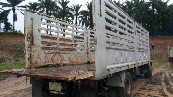 ขายรถบรรทุก 10 ล้อรั้วเพลาเดี่ยว ISUZU ROCKY 175 แรงม้า ราคา 600000