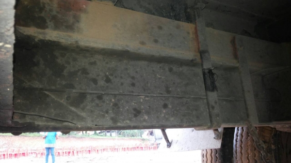 ขายรถบรรทุก 10 ล้อรั้วเพลาเดี่ยว ISUZU ROCKY 175 แรงม้า ราคา 600000