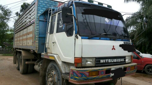 ขายรถบรรทุก 10 ล้อดัมพ์ MITSUBISHI FN527MA 195 แรงม้า ช่วงของรุ่นเทอร์โบ ราคา 800000