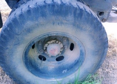 ขายด่วน ลูกพ่วง 2 คานดั๊มพ์ของอู่ ก้าวอุดม กระบะดั๊มพ์คอกเหล็กความยาว 6 เมตรสภาพดีพร้อมบรรทุกพร้อมใช้งานหนักได้เลยครับ พื้นเหล็กไม่ยุบไม่บุบ ฝาข้างเหล็ก 2 ข้างไม่มีผุกร่อน ช่วงล่างแน่นดีโครงคัชซีไม่มีบิดไม่มีแตก ไม่เคยล้ม ยาง 8 เส้นสภาพดีประมาณ 70\% พร้อมใ