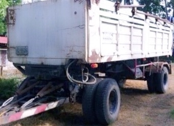 ขายด่วน ลูกพ่วง 2 คานดั๊มพ์ของอู่ ก้าวอุดม กระบะดั๊มพ์คอกเหล็กความยาว 6 เมตรสภาพดีพร้อมบรรทุกพร้อมใช้งานหนักได้เลยครับ พื้นเหล็กไม่ยุบไม่บุบ ฝาข้างเหล็ก 2 ข้างไม่มีผุกร่อน ช่วงล่างแน่นดีโครงคัชซีไม่มีบิดไม่มีแตก ไม่เคยล้ม ยาง 8 เส้นสภาพดีประมาณ 70\% พร้อมใ