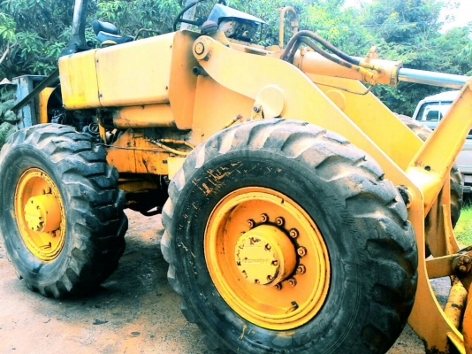 ขายรถตักล้อยาง KOMATSU JH 30 ซีเรียล 8000 กว่า ราคา 200000