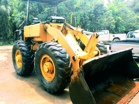 ขายรถตักล้อยาง KOMATSU JH 30 ซีเรียล 8000 กว่า ราคา 200000