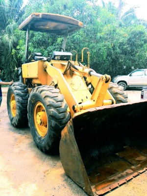 ขายรถตักล้อยาง KOMATSU JH 30 ซีเรียล 8000 กว่า ราคา 200000