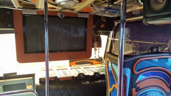 ขายบัสพัดลม สภาพ98\%เครื่องเสียงเต็มพร้อมโอน