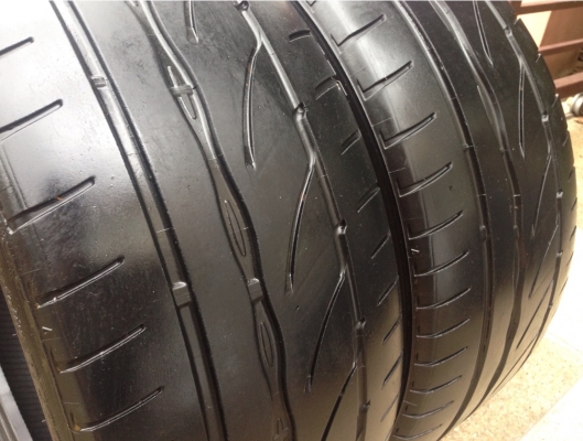 ยาง Bridgestone 235 40 18 จำนวน 2เส้น ปลายปี12