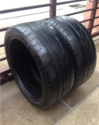 ยาง Bridgestone 235 40 18 จำนวน 2เส้น ปลายปี12