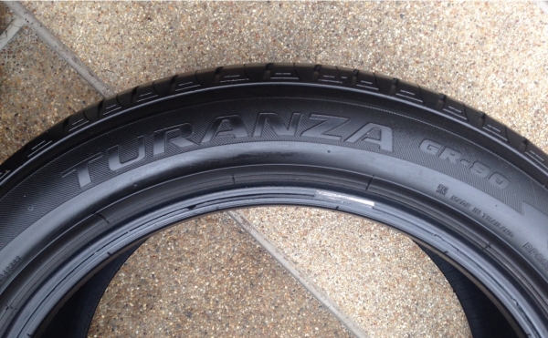 ยาง Bridgesstone 225 50 17 ปลายปี12 ดอกดี ไม่มีปะ