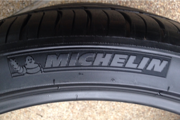 ยาง michelin pilot sport 235 35 19  ดอกเยอะ ไม่มีปะ