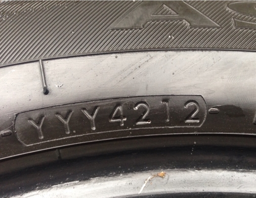 ยาง Yokohama 215 60 17 สิ้นปี12 ดอกเยอะ