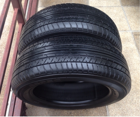 ยาง Yokohama 215 60 17 สิ้นปี12 ดอกเยอะ