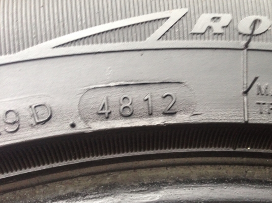 ยาง Deestone 215 50 17 สิ้นปี12 ดอกเยอะ ไม่มีปะ