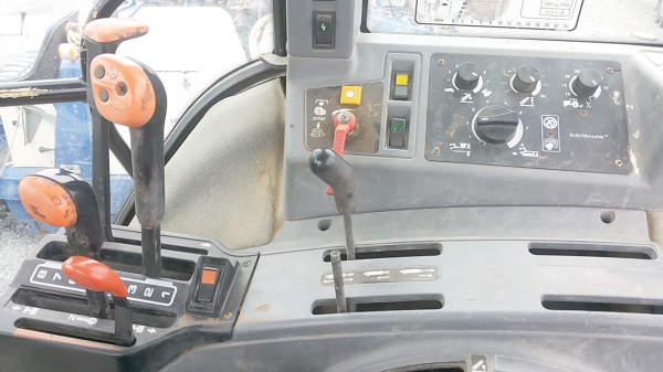 ขาย FORD 7840 SL ราคา 540000 อยากซื้อเท่าไหร่ต่อรองได้ครับ ขาย FORD 7840 SL ราคา 540000 อยากซื้อเท่าไหร่ต่อรองได้ครับ