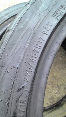 225/45R17 TOYO มี 2 เส้น tel.081-427-3941
